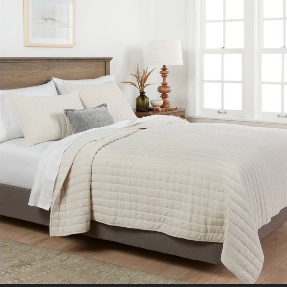 Full/Queen Channel rice Stitch Velvet Quilt Cream
- Threshold